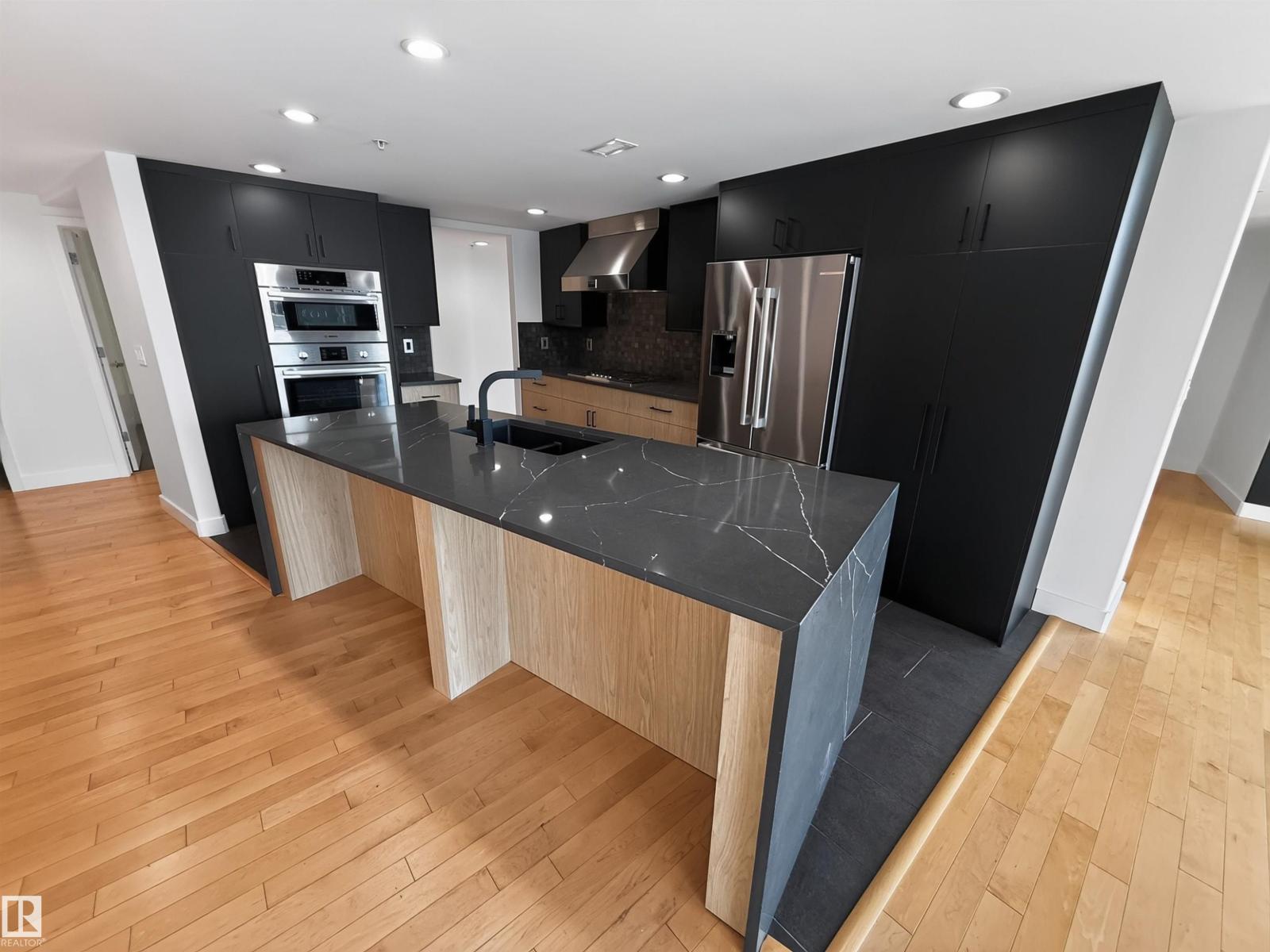 #803 10028 119 ST NW