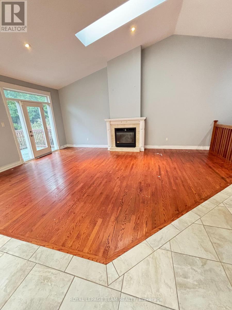 1601 WHITESIDE WAY
