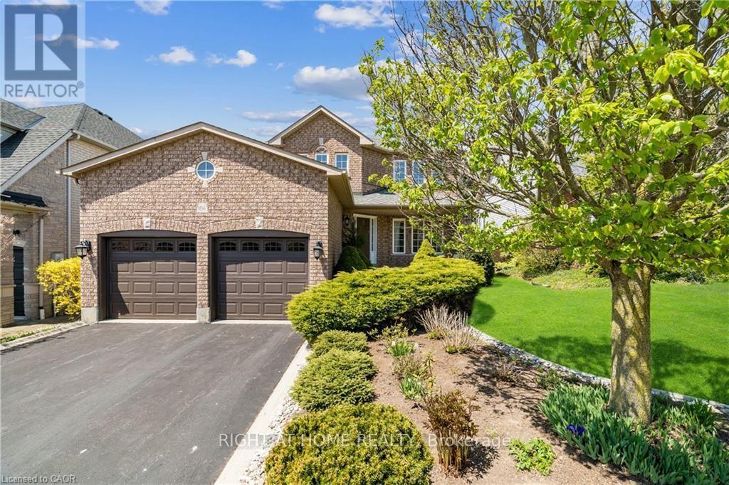 106 MOORE CRESCENT
