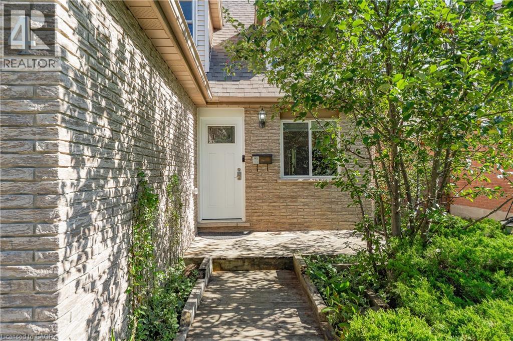 34 CAMROSE Court