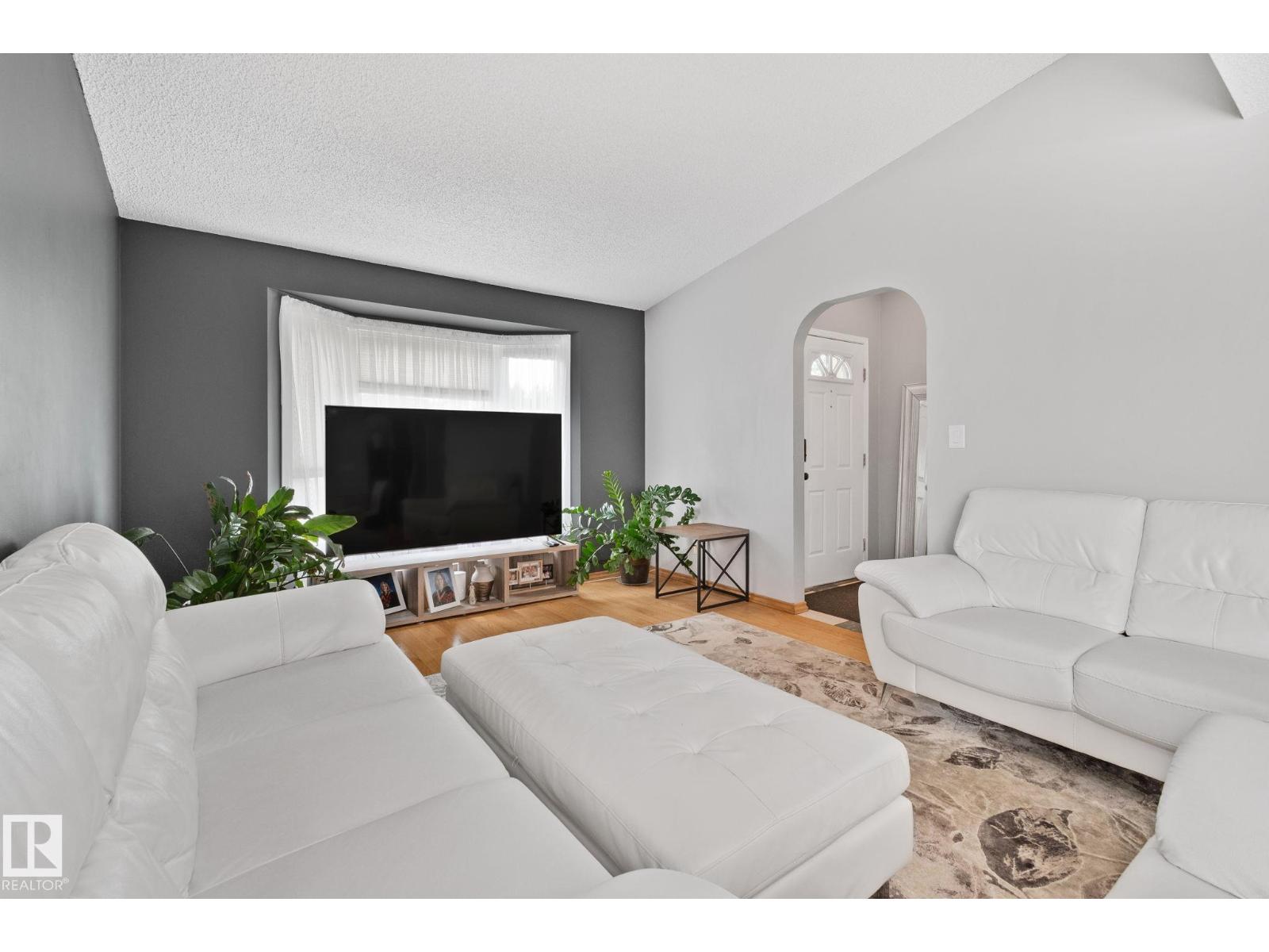 7503 190 ST NW
