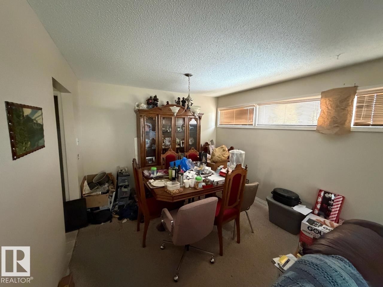 8816 137 AV NW