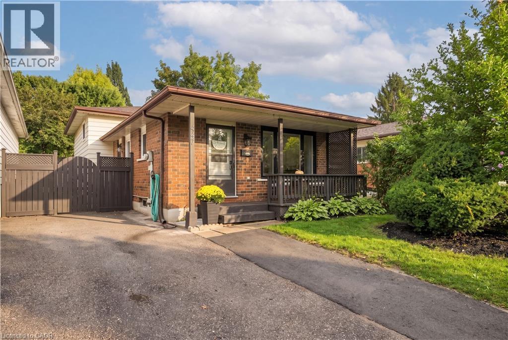 447 DRUMMERHILL Crescent