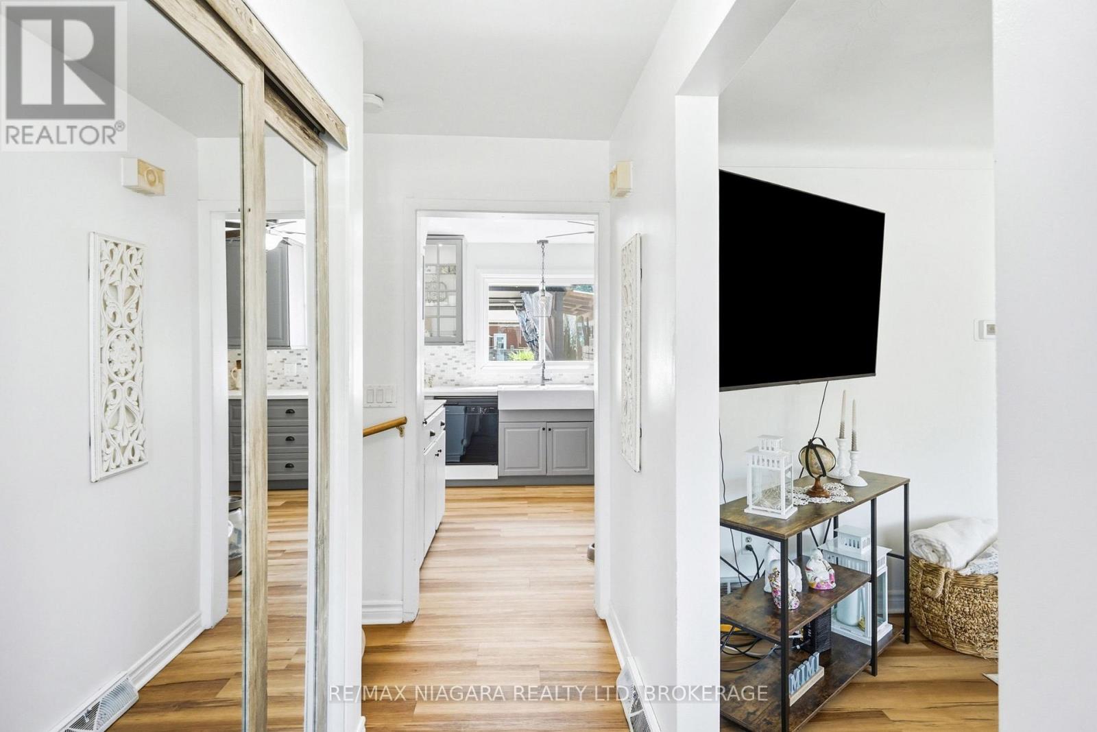 29 ROSE AVENUE