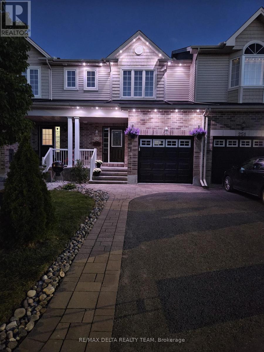 253 CITYVIEW CRESCENT