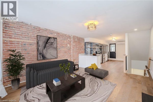 2 - 310 King St E, Hamilton, ON 4