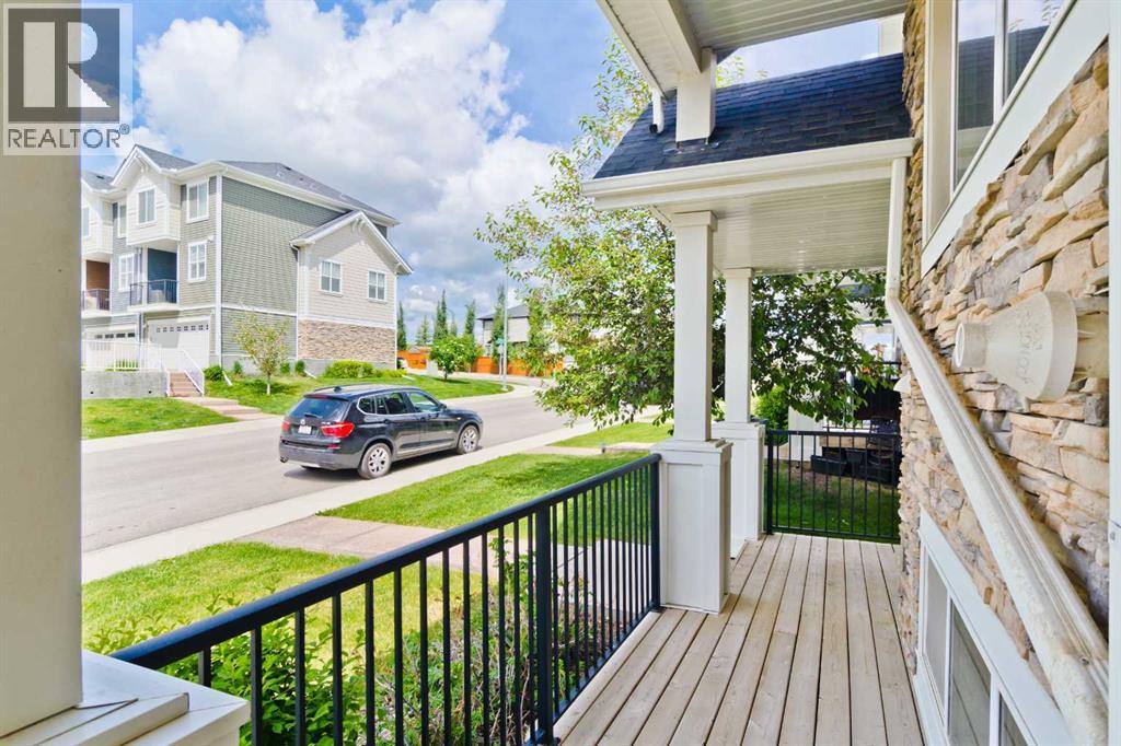 373 Nolancrest Heights NW