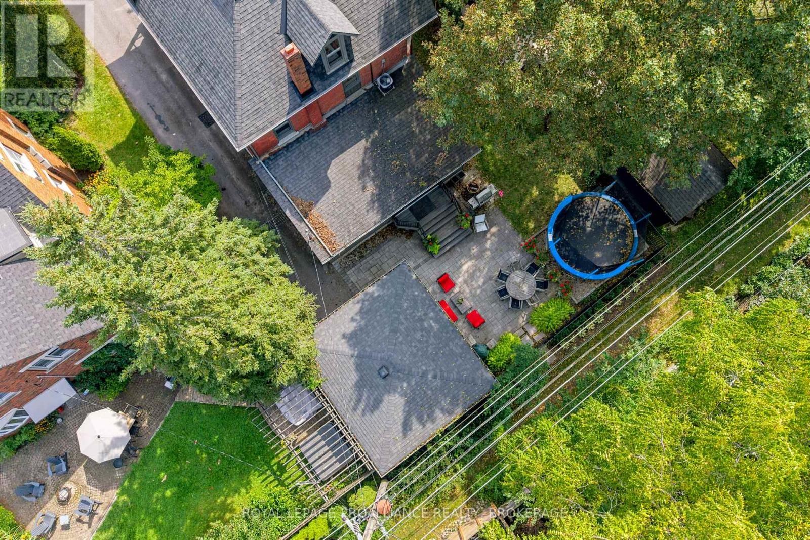 32 KENSINGTON AVENUE