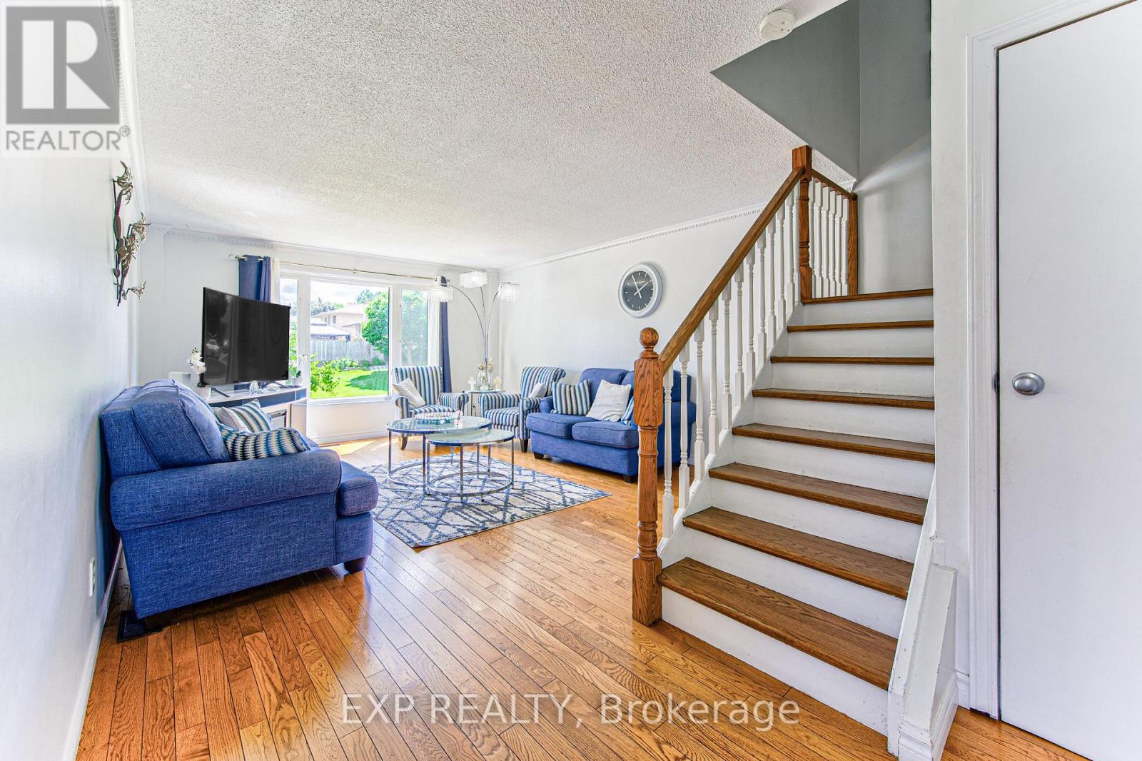 98 MONTEAGLE CRESCENT