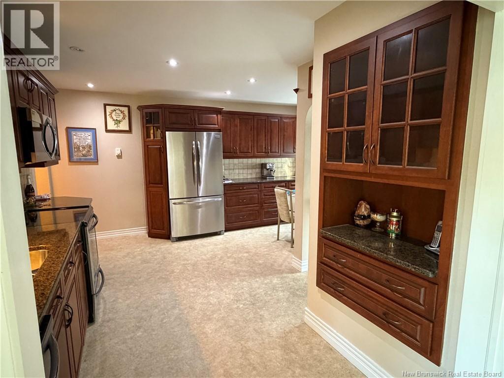 36 Lindsay - Photo 4