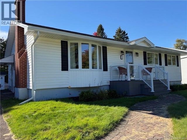 36 Lindsay
