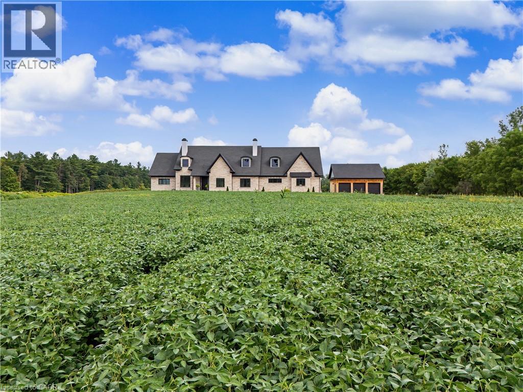 742 COUNTRY SQUIRE Road