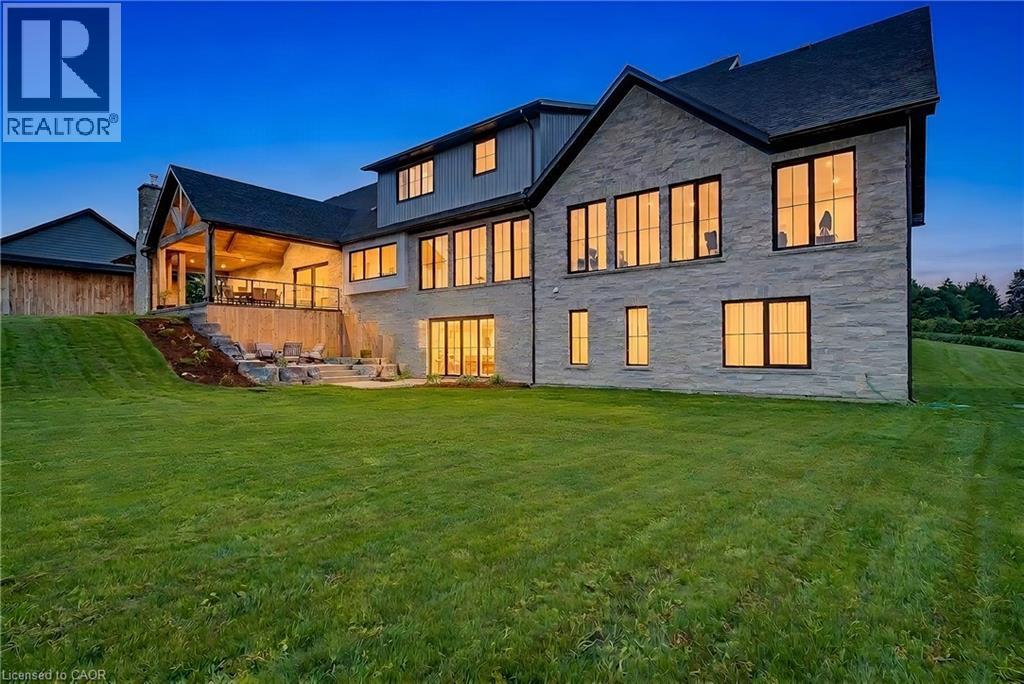 742 COUNTRY SQUIRE Road
