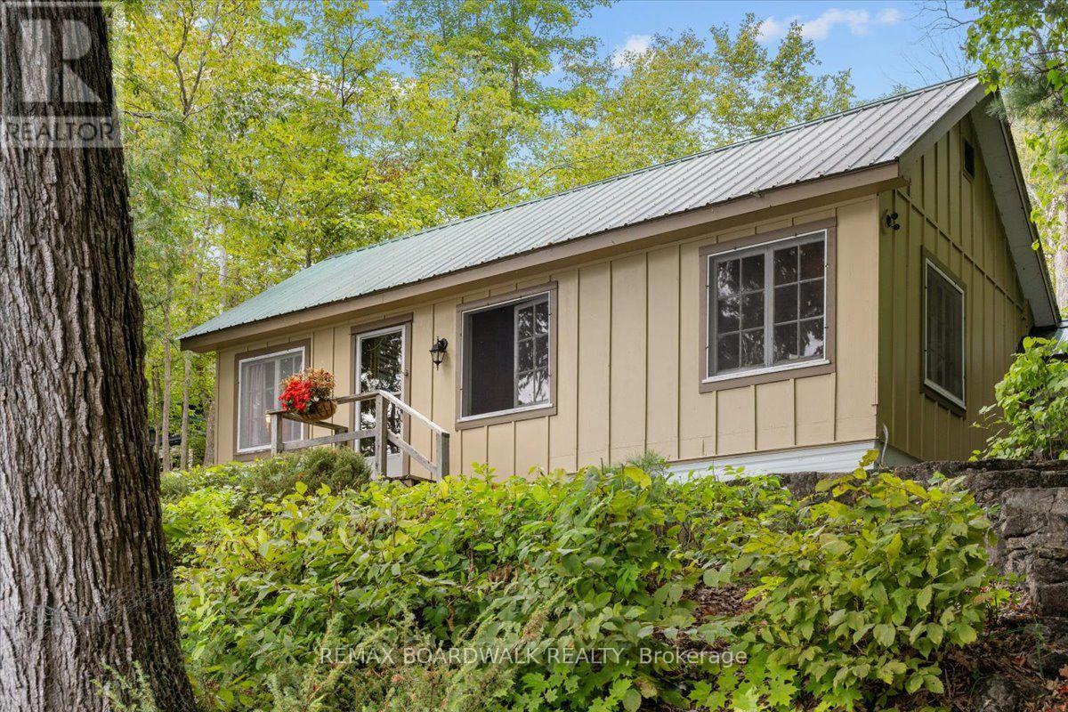 648 BELLOWS BAY POINT