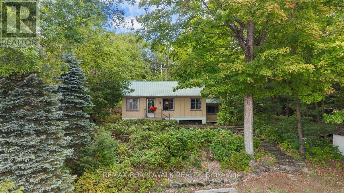 648 BELLOWS BAY POINT