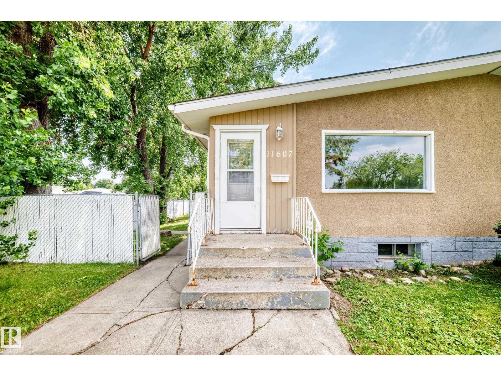 11607 137 AV NW