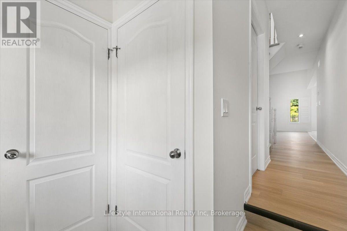 242 MOORLANDS CRESCENT
