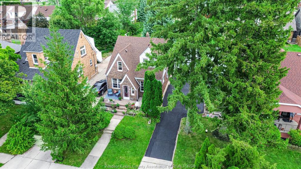 2270 LILLIAN