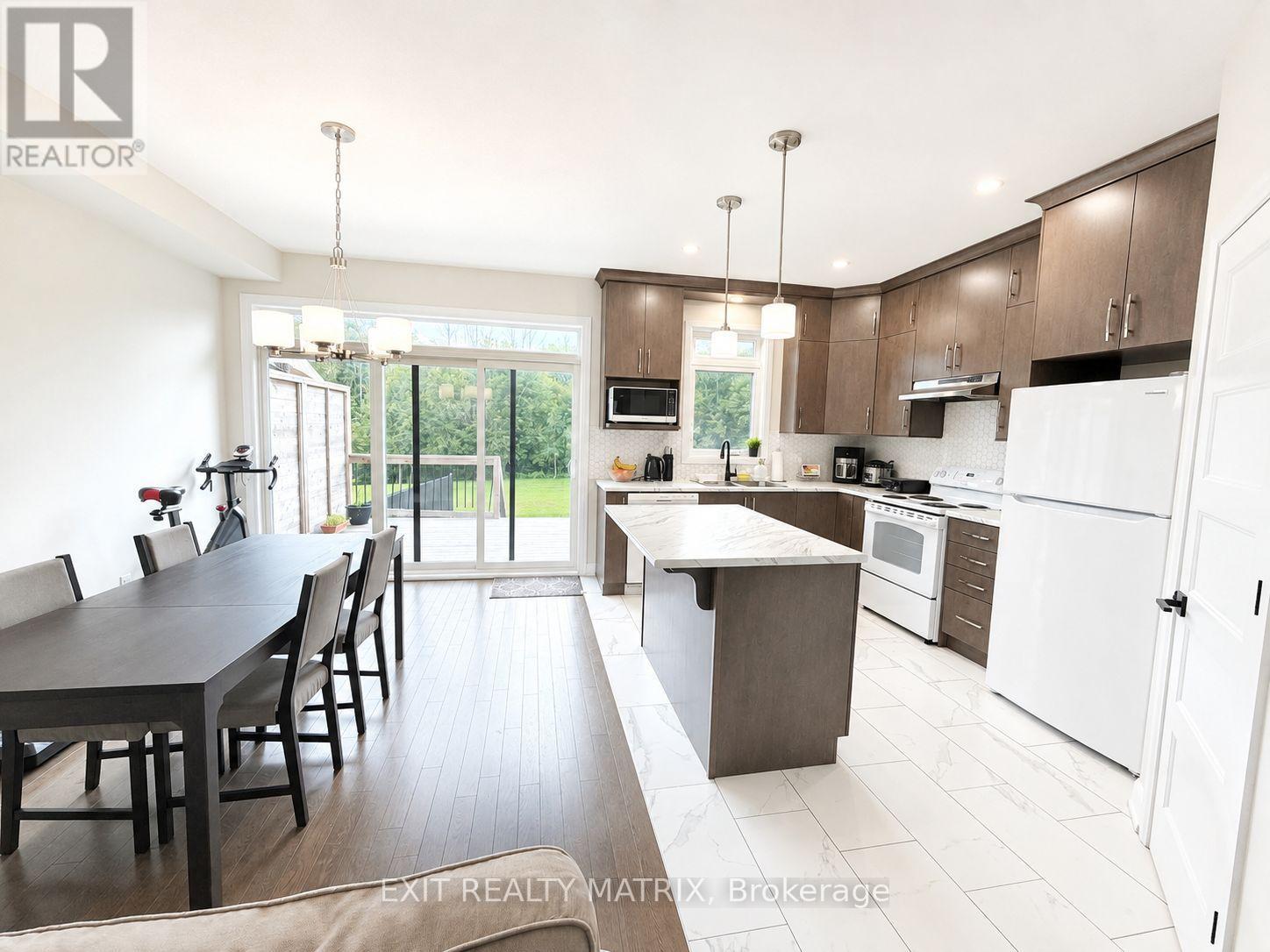 1002 COLOGNE STREET - Photo 2