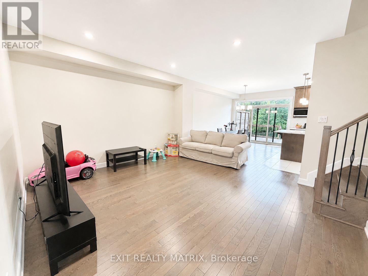 1002 COLOGNE STREET - Photo 3