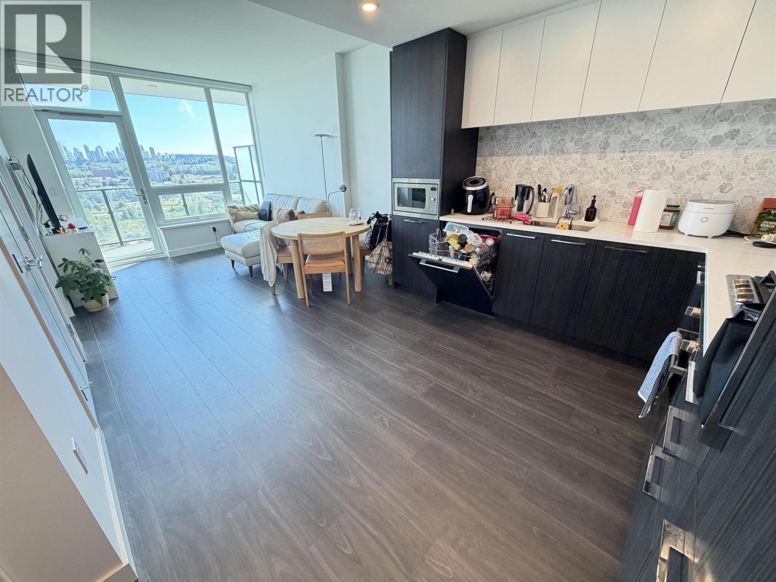 1704 2425 ALPHA AVENUE