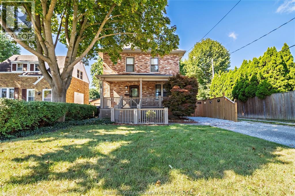 74 ROBERTSON AVENUE - Photo 2