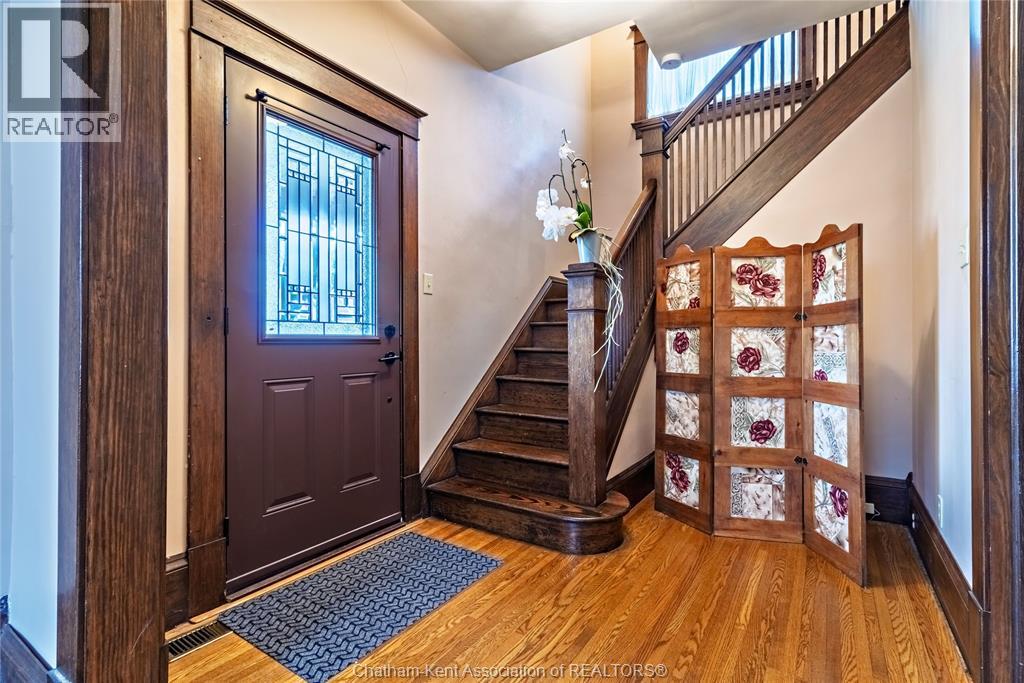 74 ROBERTSON AVENUE - Photo 4