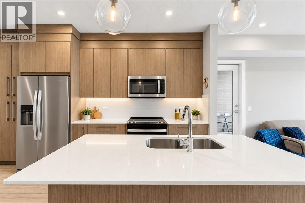 1218, 395 Skyview Parkway NE
