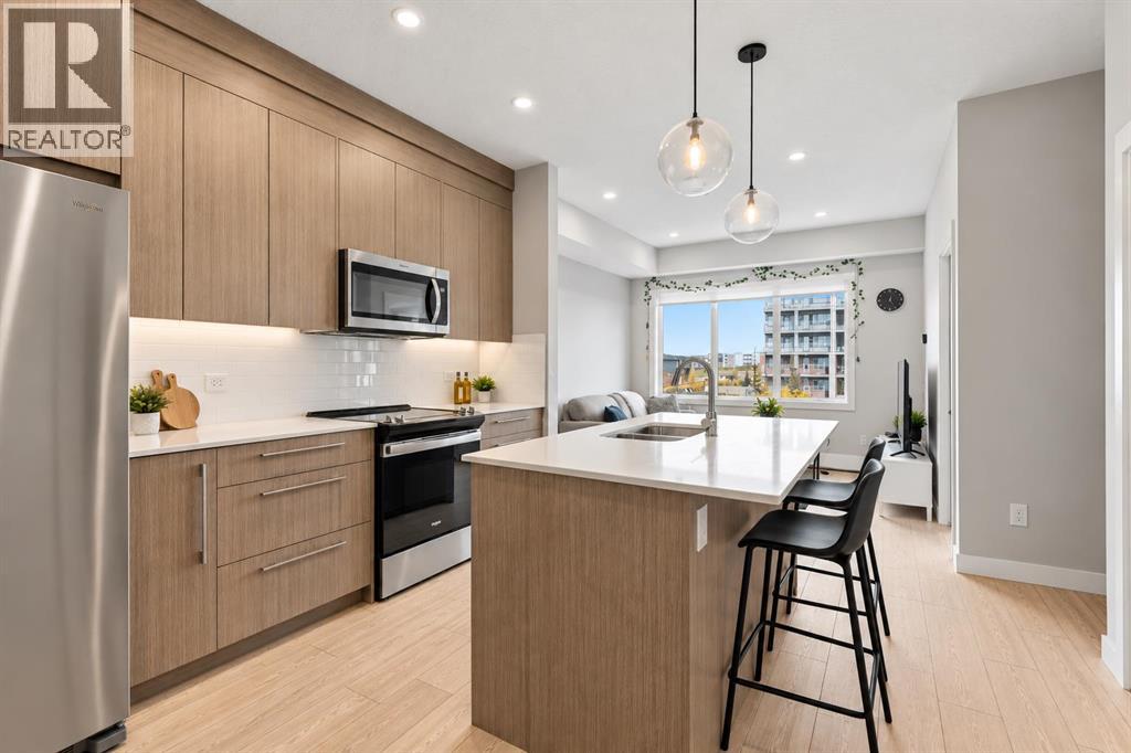 1218, 395 Skyview Parkway NE