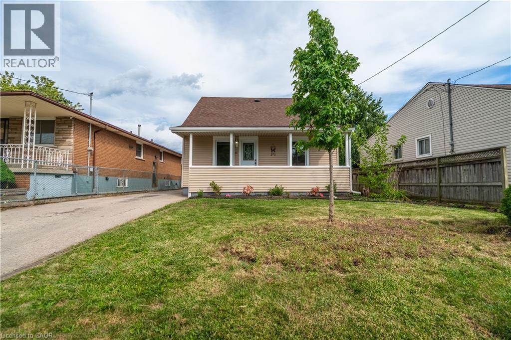 88 IVON Avenue