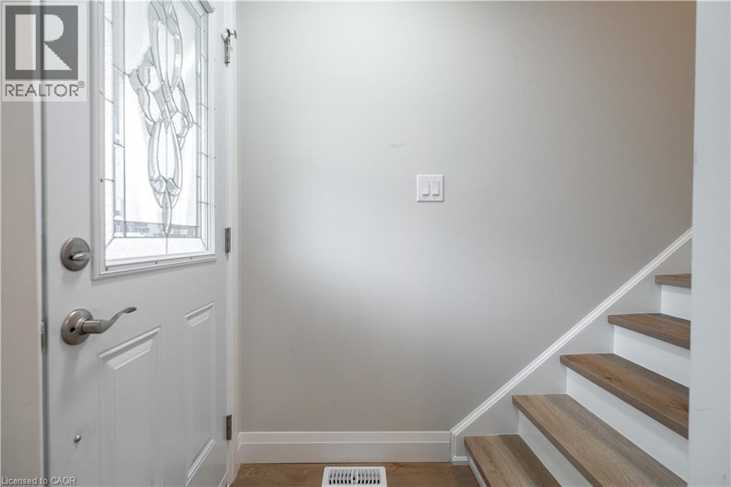 88 IVON Avenue