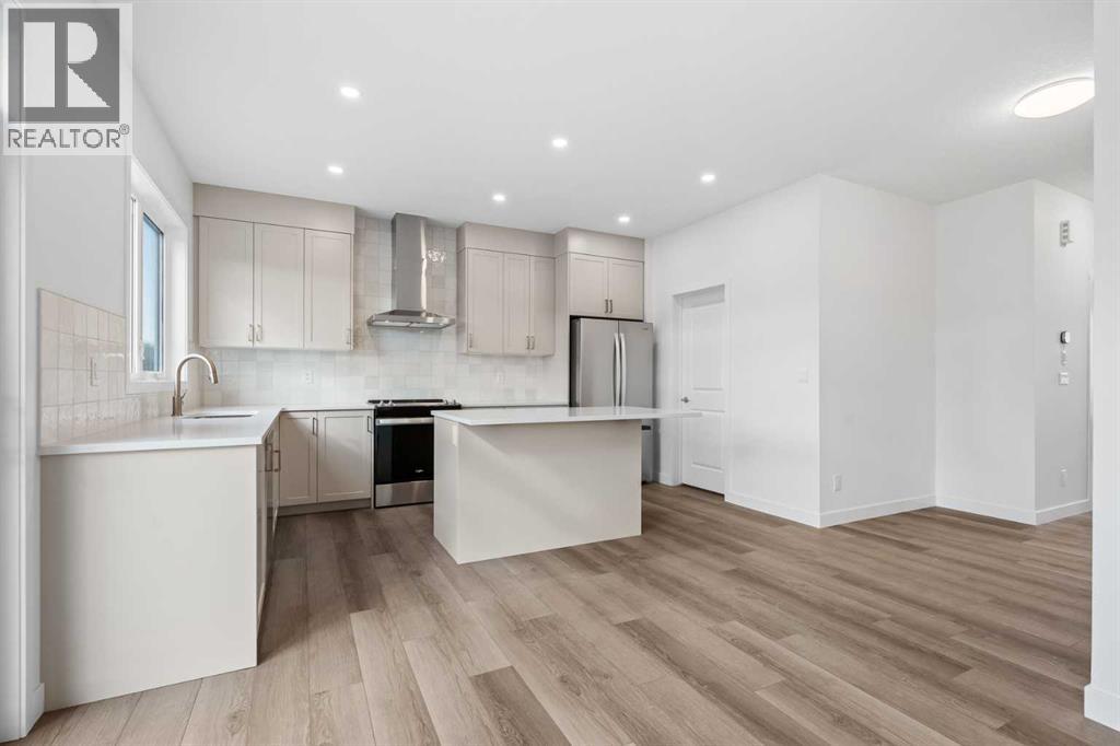 13 Wild Rose Bay SW