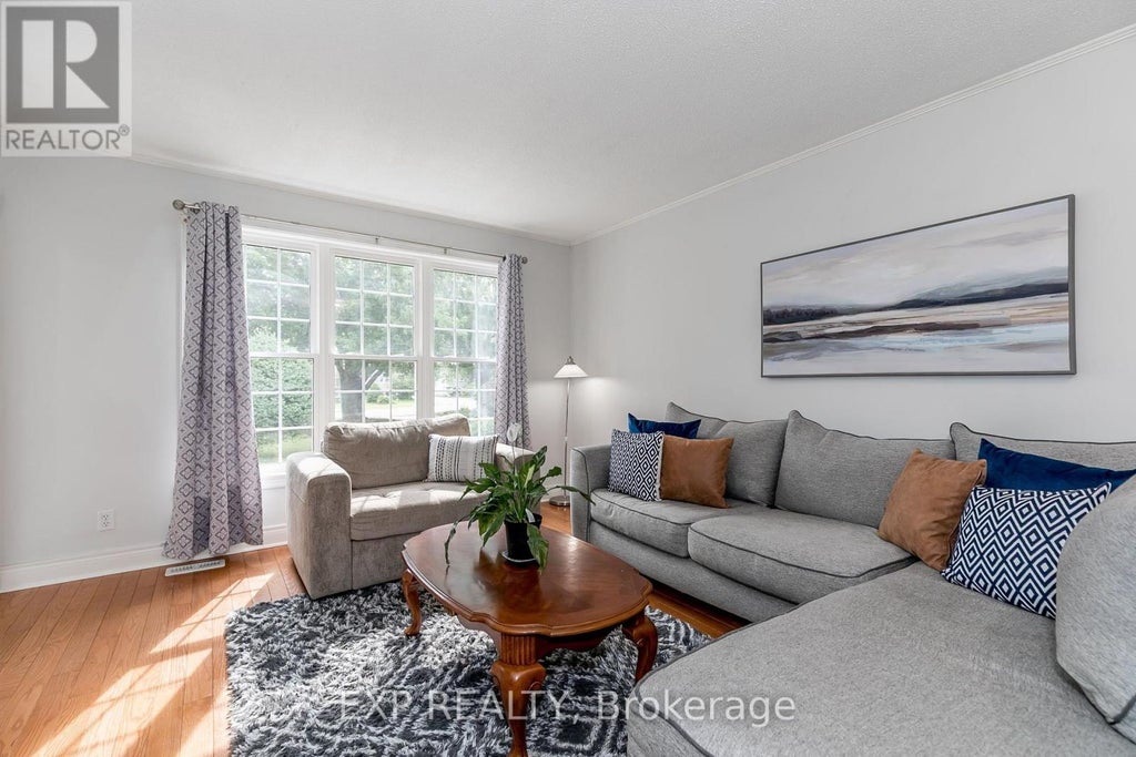 62 COURTICE CRESCENT, COLLINGWOOD, ON L9Y 4G1 - Image 1781176078.jpeg?d=l