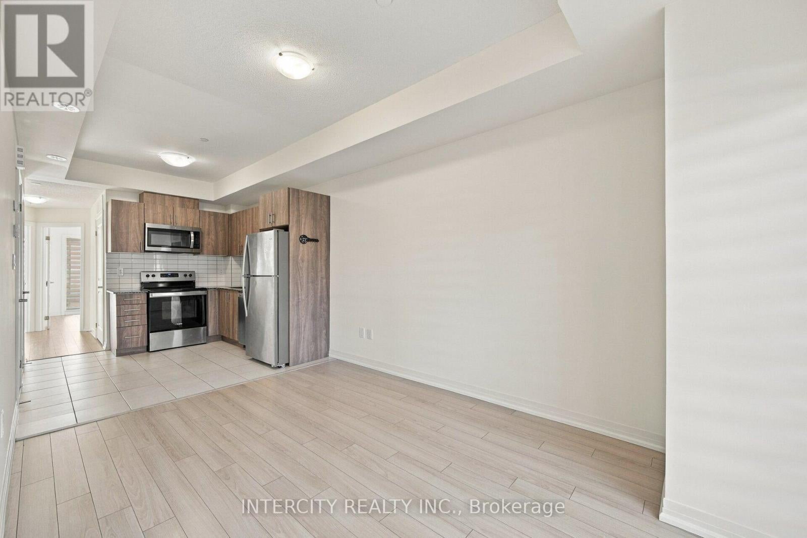 4 - 235 MCLEVIN AVENUE
