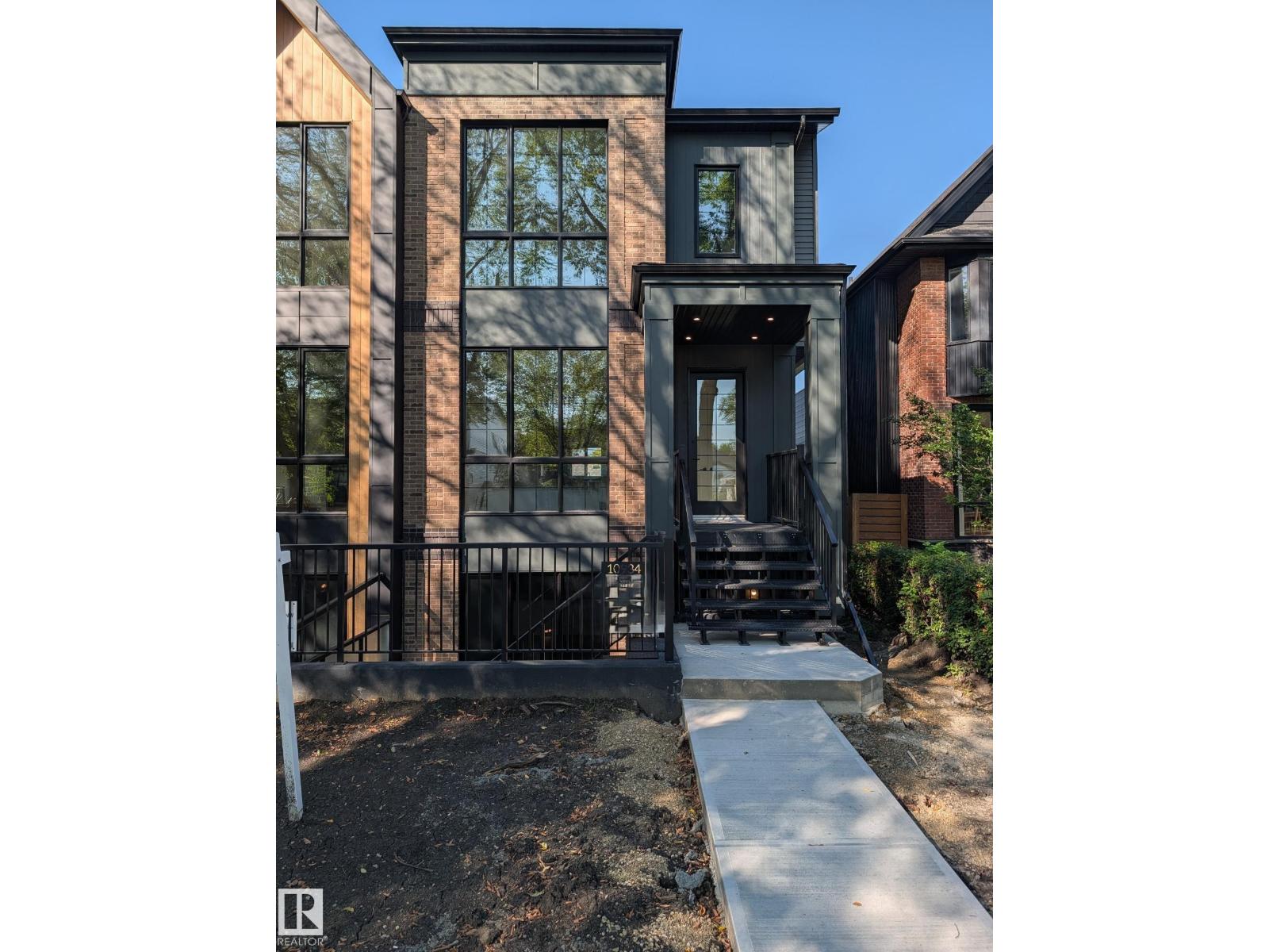 10934 132 ST NW