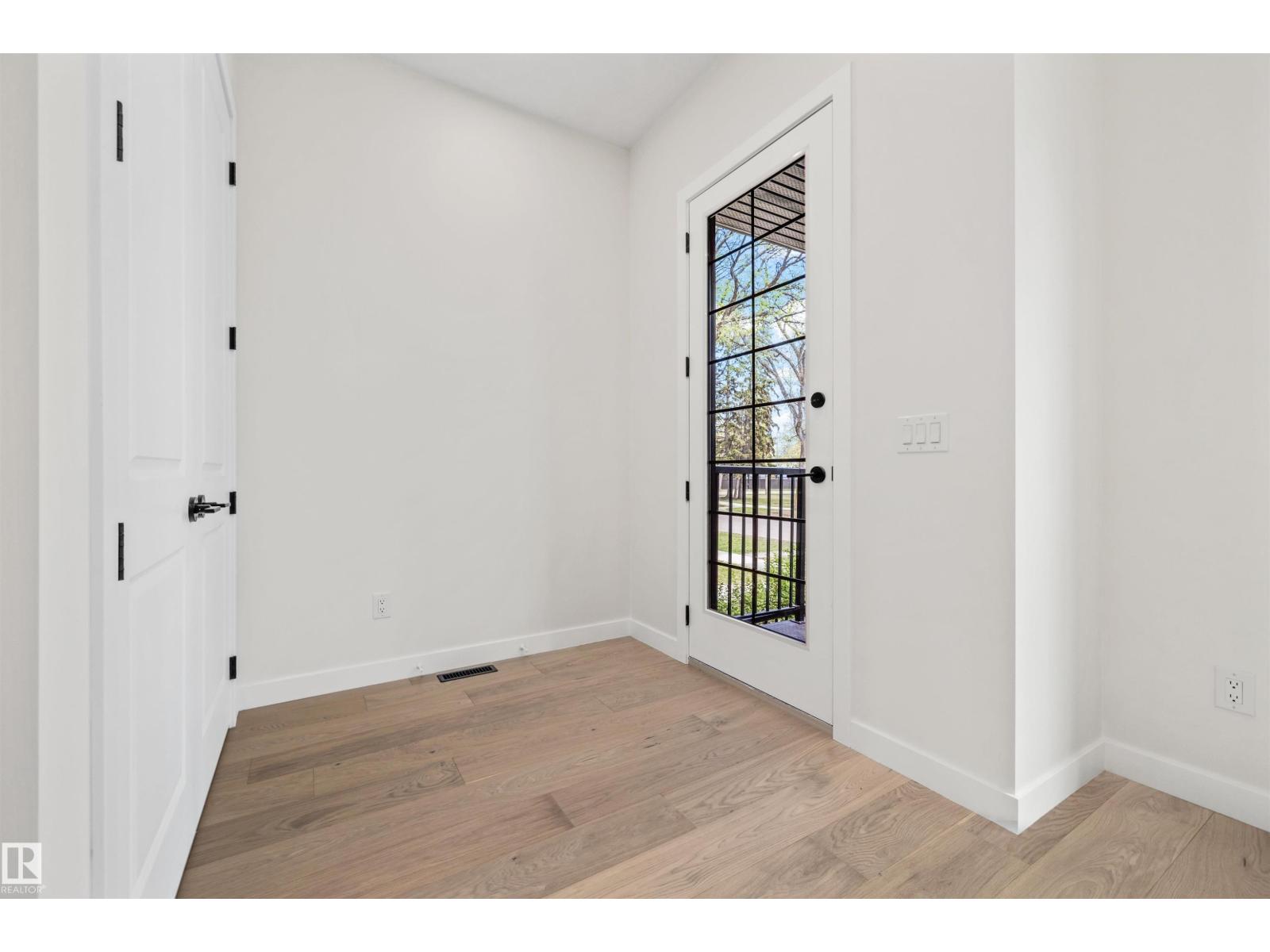 10934 132 ST NW