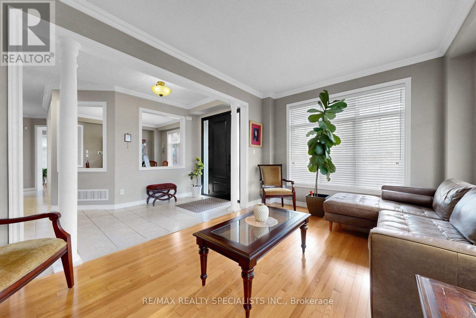 1239 FOX CRESCENT