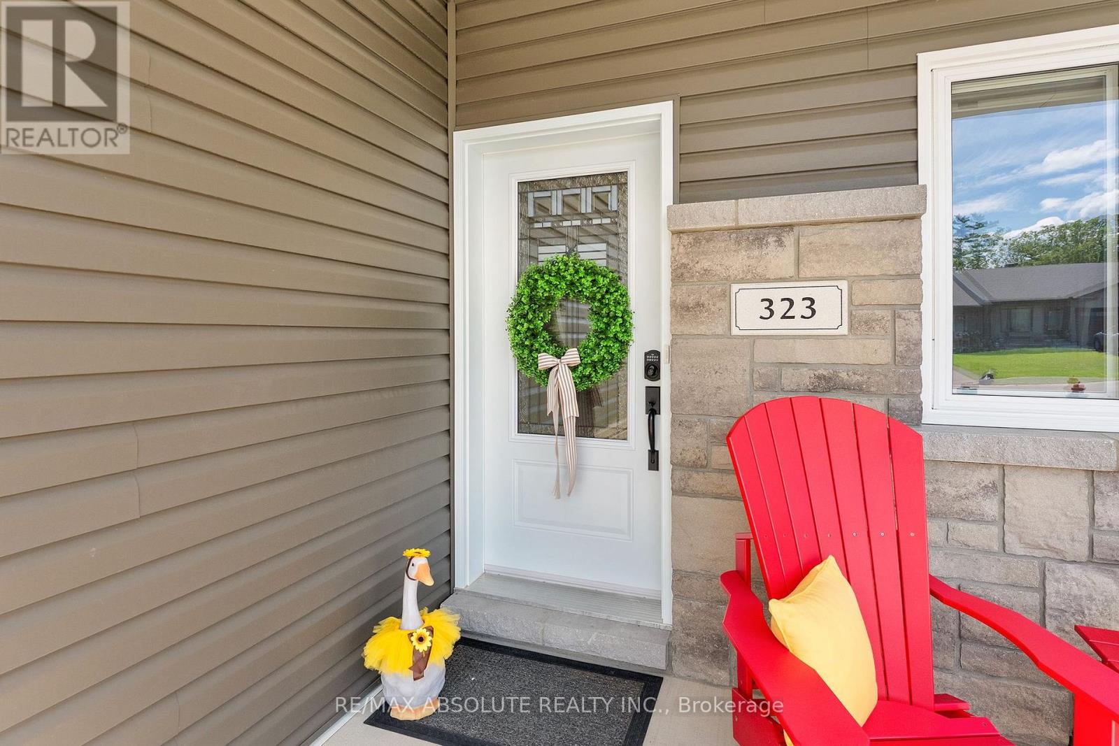 323 FORESTVIEW CRESCENT