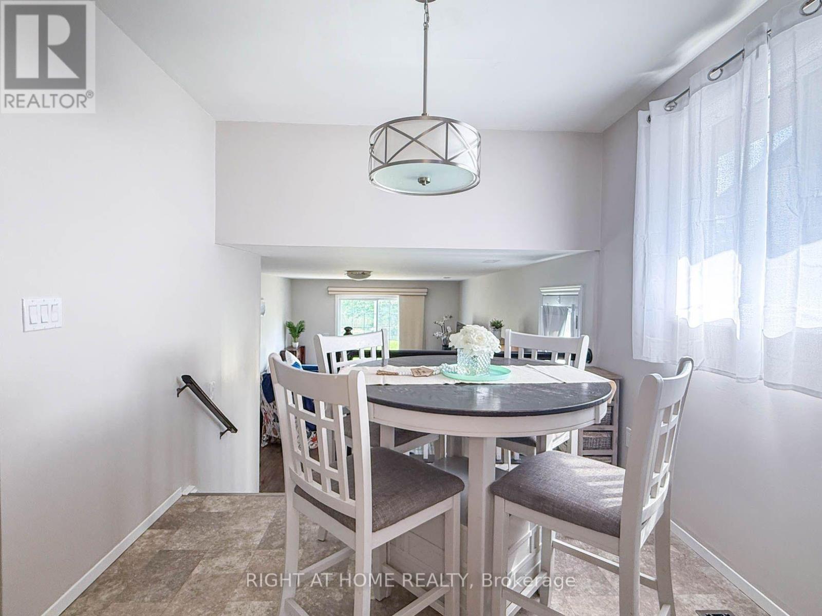 2623 KAYMAR CRESCENT