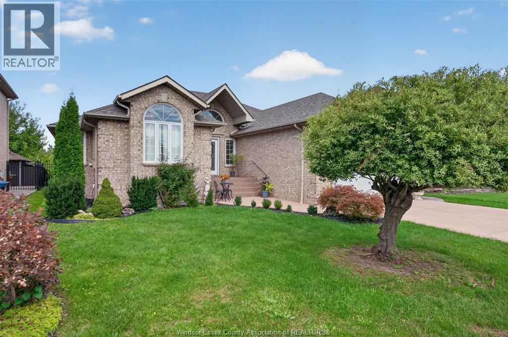 2703 LOMBARDY CRES