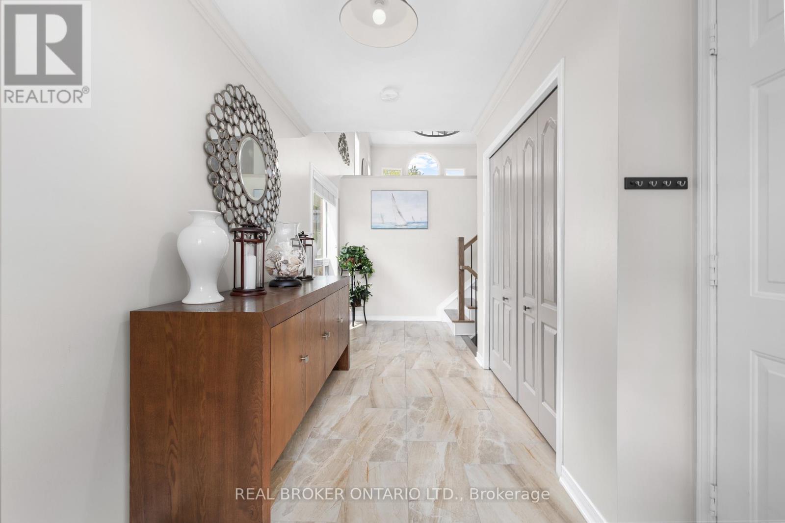 124 MACASSA CIRCLE