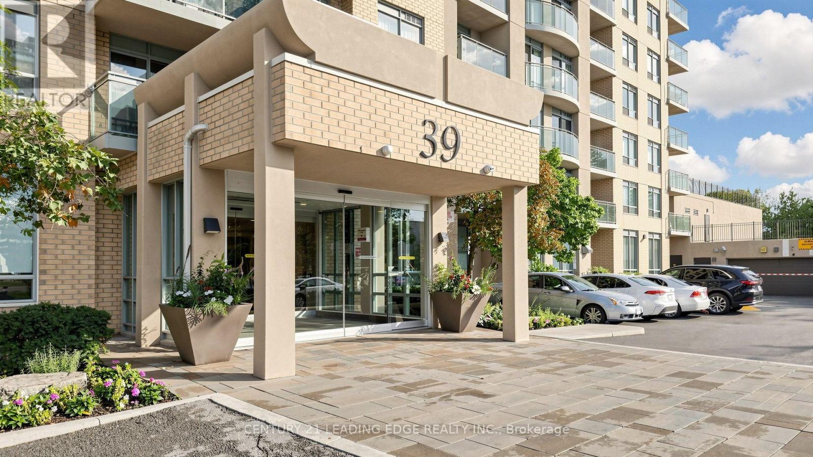 212 - 39 ONEIDA CRESCENT