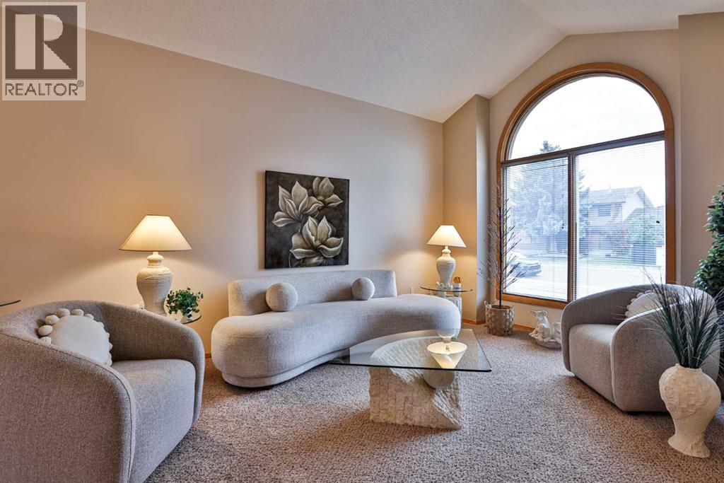 85 Sherwood Boulevard W
