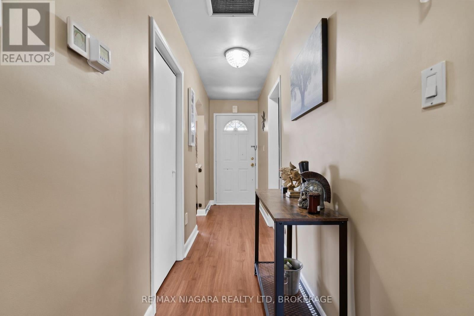506 MAIN STREET W