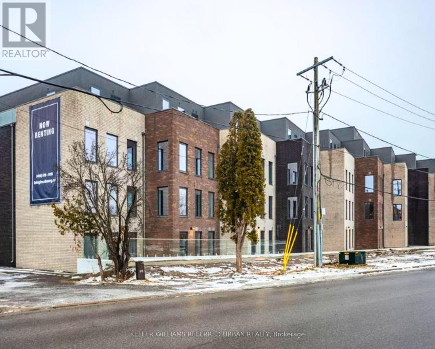 216 - 325 UNIVERSITY AVENUE W