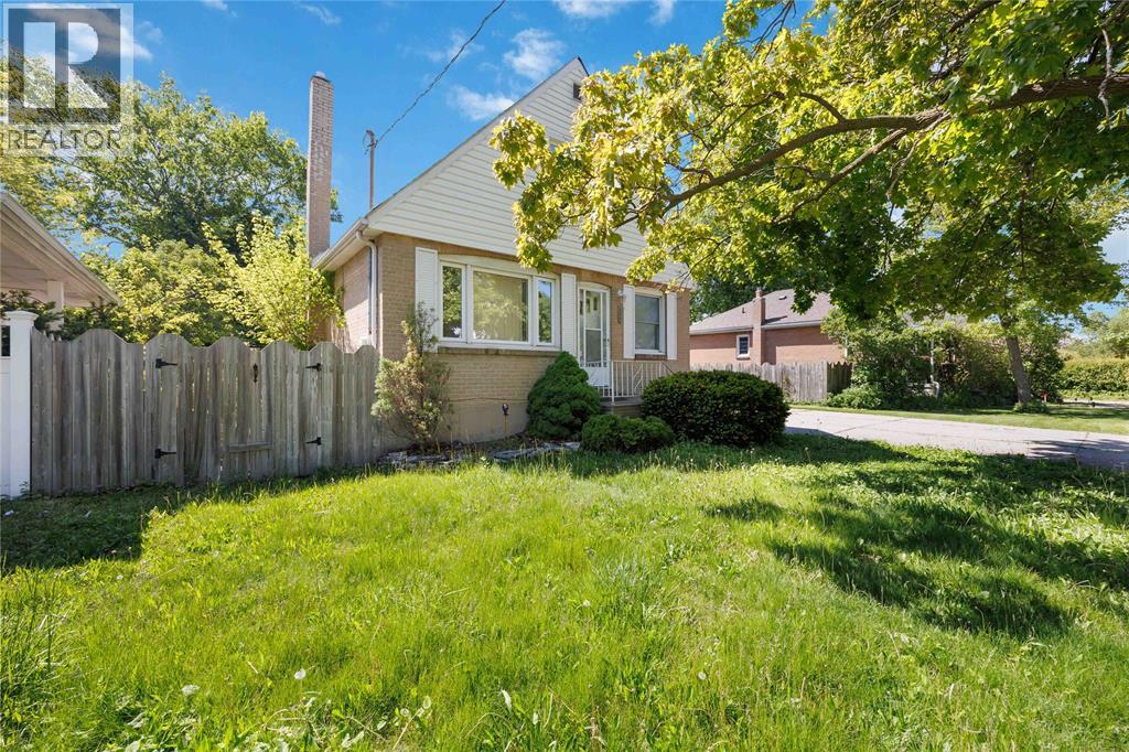 457 Montcalm AVENUE - Photo 4