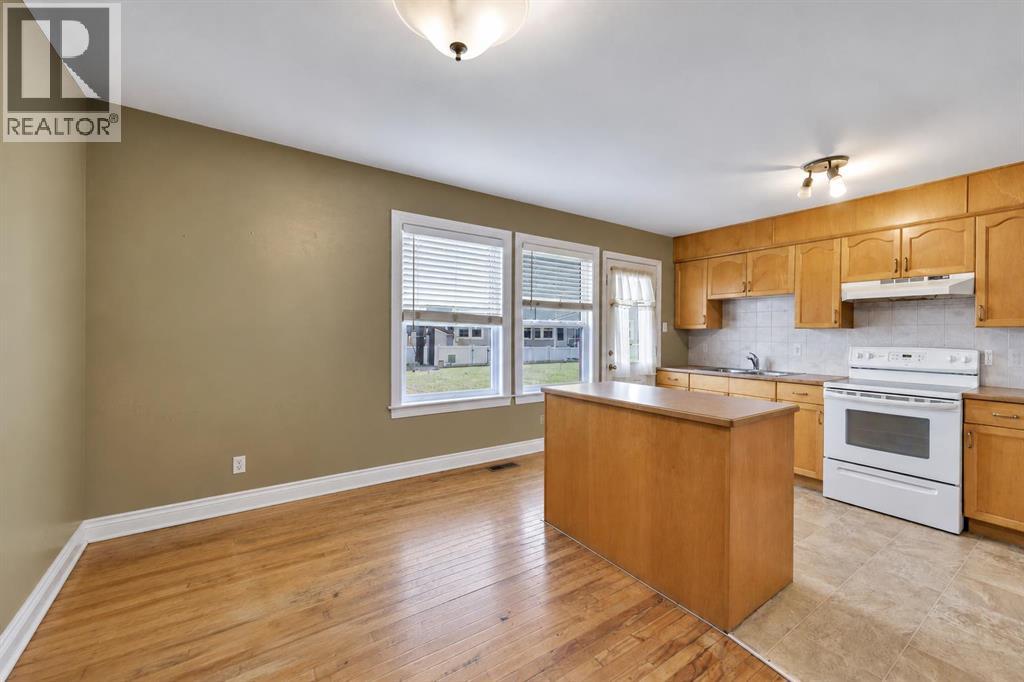 11 POPLAR CRESCENT, SPRINGBROOK, AB T4S 1V3 - Image 3139902847.jpeg?d=l