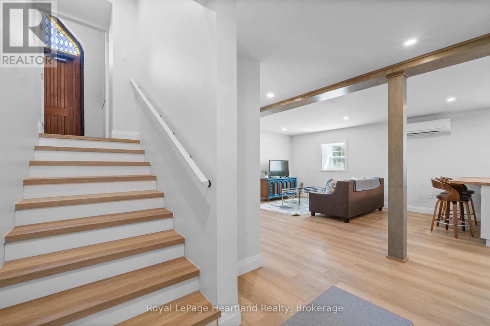 10 JESSIE STREET