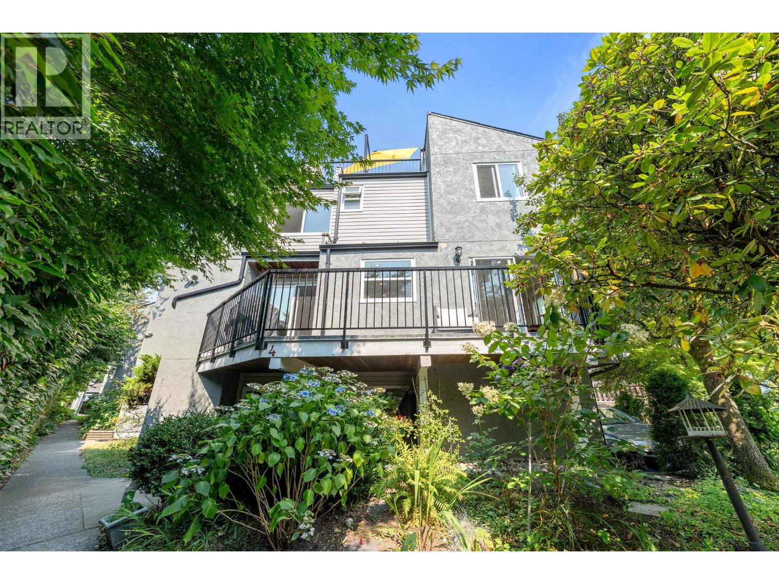 4 230 W 16TH STREET