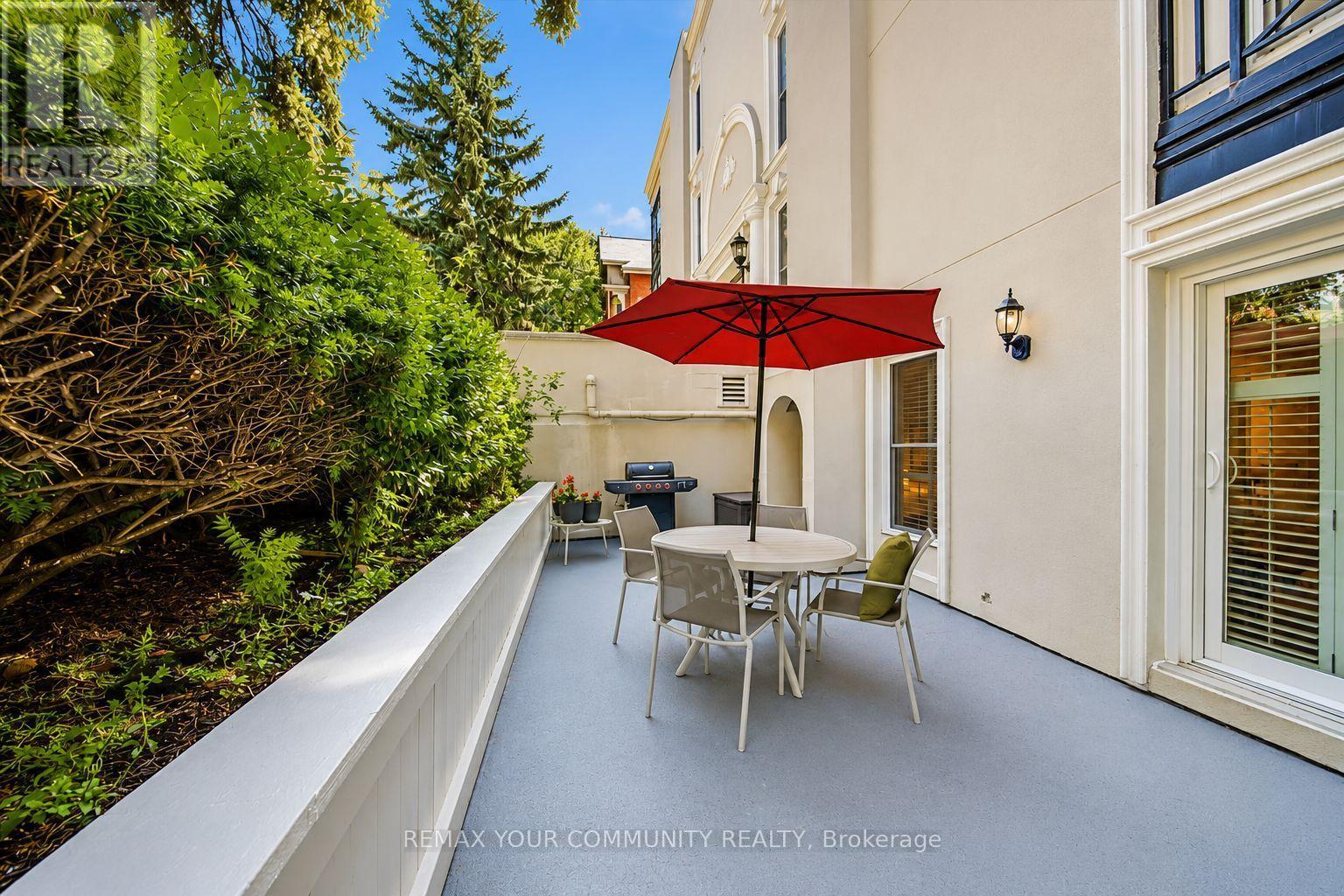 3 - 105 HEATH STREET W